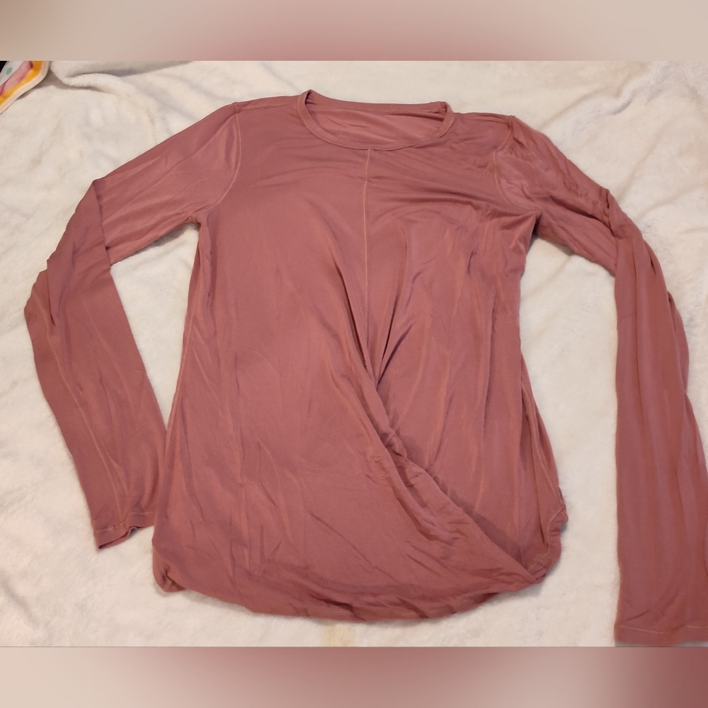 Like-New Lululemon Athletic Long Sleeve Top (NO SIZE TAG, SEE MEASUREMENTS)